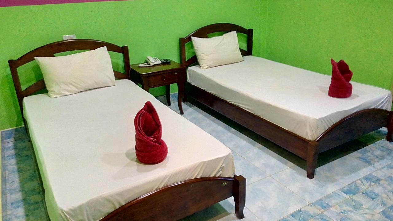 Suratthani Airport Hostel Surat Thani Ngoại thất bức ảnh